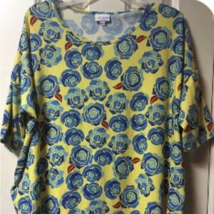 Lularoe 
Women’s Top 
size Large 
Yellow & Blue 
Rose Print 
Loose Fit 
Blouse
